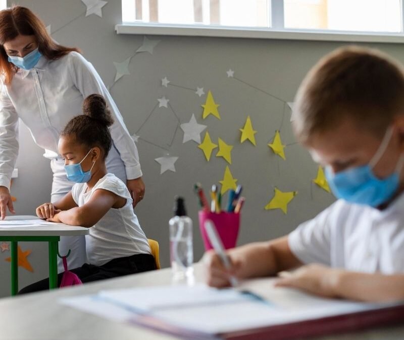 ¿Qué ocurre cuando los niños usan mascarillas de forma prolongada?